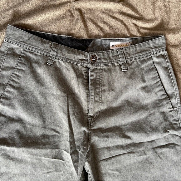 Volcom Men’s Gray Shorts - Picture 4 of 9